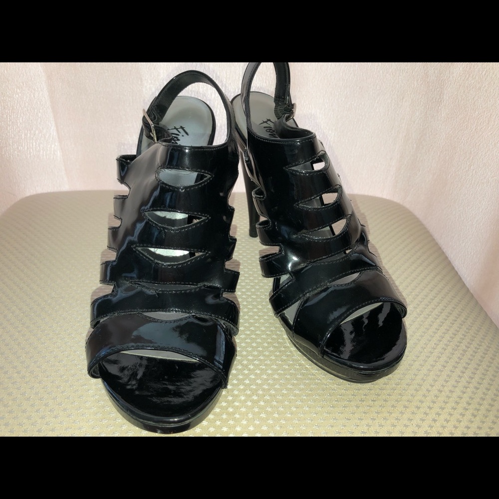 Sexy, black platform heels. EASY to walk in!